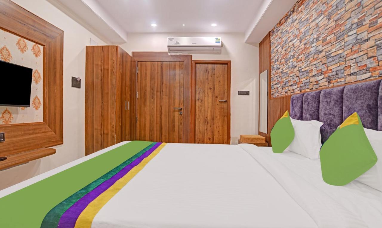 Hotel Treebo Merit Indore